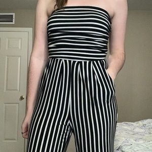 Strapless jumpsuit with pockets